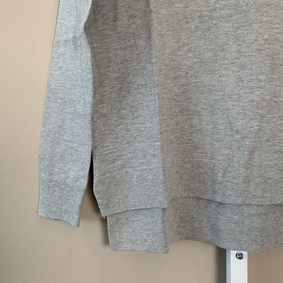 GAP Luxelight Perfect V-neck Sweater - Picture 7 of 16